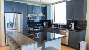 Just a Dream - 26th Floor Luxury Sapphire condo