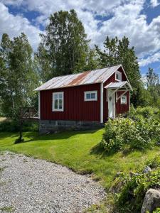 Cozy Guest cabin by Lake Glafsfjorden in Arvika