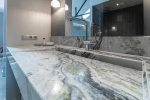 Relaxing Suite, Spa Nearby, Free Parking & Airco