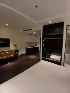 The Sapphire S2 Ha Long