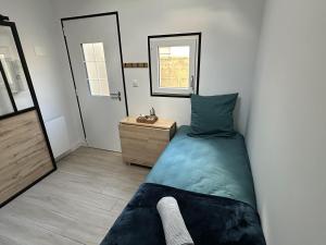 La Petite Maison derrière la Gare
