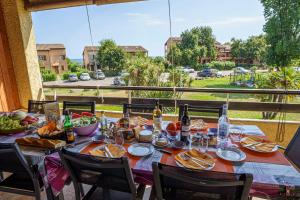 A nostra casetta corsa, Carina, en bord de mer