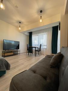 Palas Mall Garden Studio