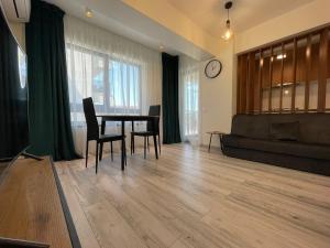 Palas Mall Garden Studio