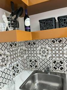 MetroRunway Residences Near Airport and Transit Access