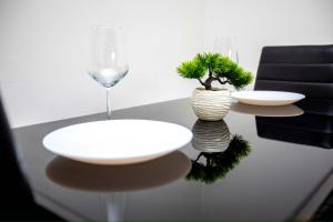 Modern 1-Bed - Free Parking - WiFi - Near Station