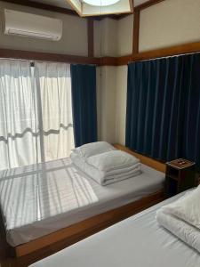 -Hirai- 10 minutes walk from Hirai Station Direct service to Shinjuku and Akihabara 平井戸建