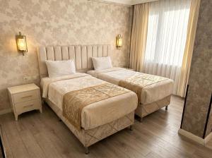 B Corner Hotel Bistro