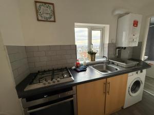 Caris - 3 Bdrm Sleeps 6 Ideal for Contractors