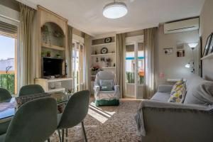 Cozy Retreat with Patio Steps from Alcázar