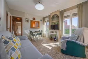 Cozy Retreat with Patio Steps from Alcázar