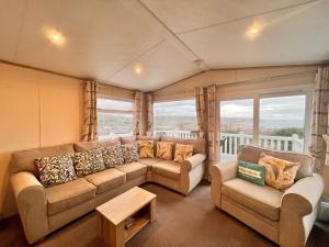 Swanage Caravan - Beautiful Sea View with large decking area, free EE WIFI on Swanage Bay View Holiday Park