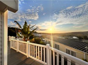 Swanage Caravan - Beautiful Sea View with large decking area, free EE WIFI on Swanage Bay View Holiday Park