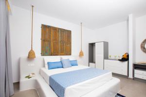 Lindos Portes Blue