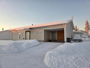 Spacious Modern House for Winter Holiday