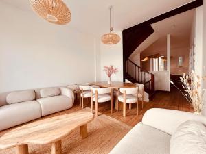 Villa Pacis rénovée - Face mer La Baule -15 pers - 5 suites avec SDB -Terrasse & BBQ sous les pins