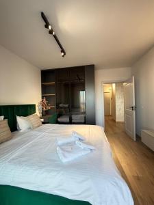 Stylish Ava Towers Apartments by Glam with Parking