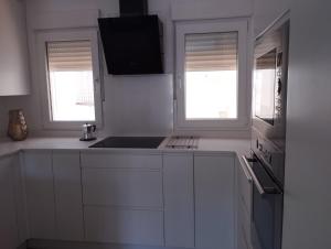 Alojamiento Cenes Vega Parking incluido y Piscina