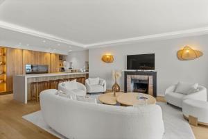 REF 1923 - Cannes Vieux-Port 5-star penthouse for rent sea view