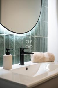 Gia Serena, first-floor apt, terrace, pool, playground - by Oyoostays