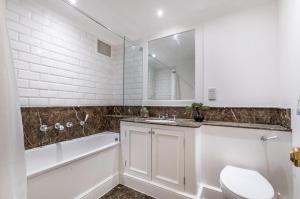 Holland Park Lux Apartment