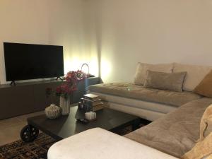 Pikermi garden suite