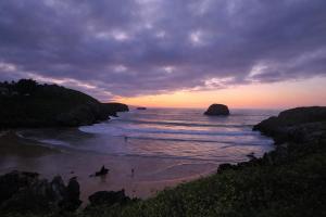 El Castro Borizu – Piscina y Playa en Celorio