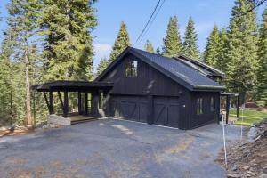 Sierra Sanctuary with Hot Tub home