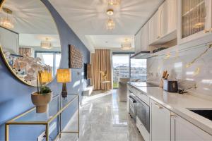 Official Mercury Suites Premium Two Bedroom Living with AC