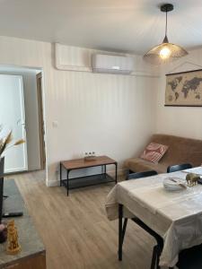 2-room apartment near airport