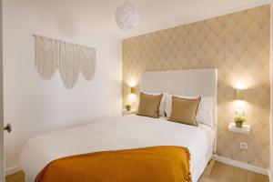 Alfama with Private Patio & Barbecue