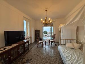 Focaincontromano Apartment with Sea View, Genoa