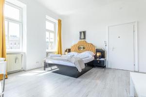 Comfortable Private Rooms Near Millennium Tower for Long Stays