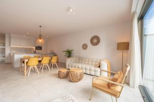 Modern Apartment for 6 with Terrace & Parking