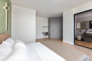 Gantiadi Holiday - Pool and Houses