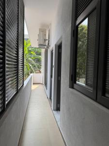 Brand New Modern 3BR Apartment w Rooftop View