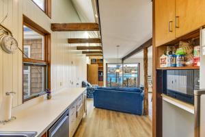 Steps to Beach Marthas Vineyard Private Retreat!