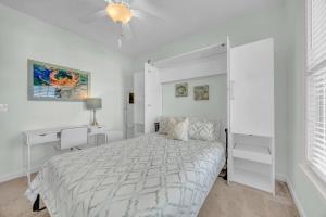 Pelican Pleasure by Sea Scape Properties