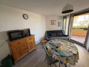 AIG 52 – Appartement en rez-de-chaussée – Résidence de la Plage – Gruissan – 4 personnes