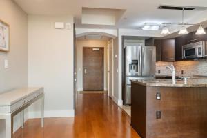 Allure Waikiki 803 condo