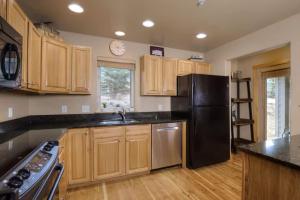 Big Sky Escape - Private Patio & Grill