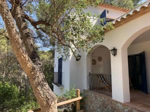 Entire house in Tamariu with pool, Costa Brava next to beach