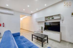 Gzira Central HUB 3BR Apartment Close to Seafront with AC