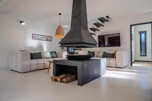 Villa darchitecte, piscine chauffée & forêt