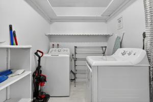 Heated Pool Villa with Mini Golf & Game Room Fort Lauderdale