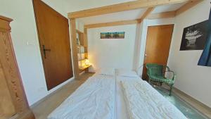 EP000-01B Mais 5 pièces - 8 couchages LEPINE