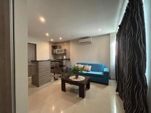 Estudio moderno cerca del Ventura Mall con Parqueo