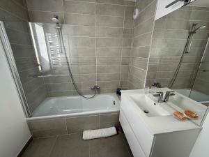 Les Terrasses dAntibes - 2BR Duplex with Terrace