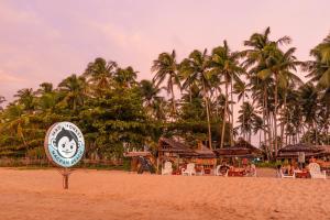 Mad Monkey Hostel Nacpan Beach