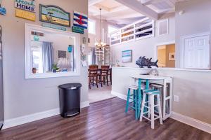 Sunset Place - Saltwater Pool, Hot Tub, Linens, Golf Nearby!